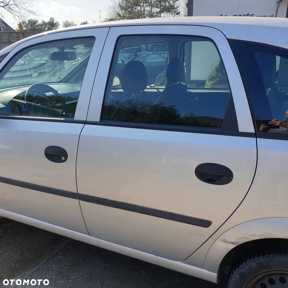 OPEL MERIVA A DRZWI LEWY TYL  Z157 - 1