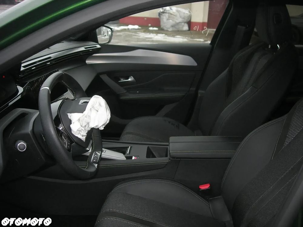 Peugeot 308 1.2 mHEV GT Exclusive S&S e-DCS6 - 12