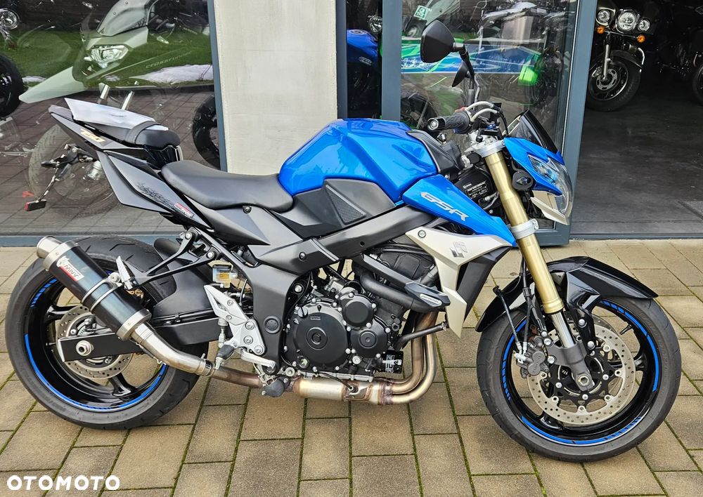 Suzuki GSR - 7