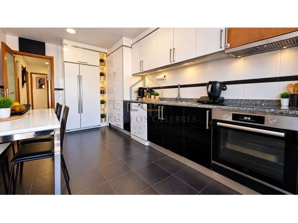 Apartamento T3 Renovado com Suíte e Garagem Fechada | Vila do Conde - Grande imagem: 5/15