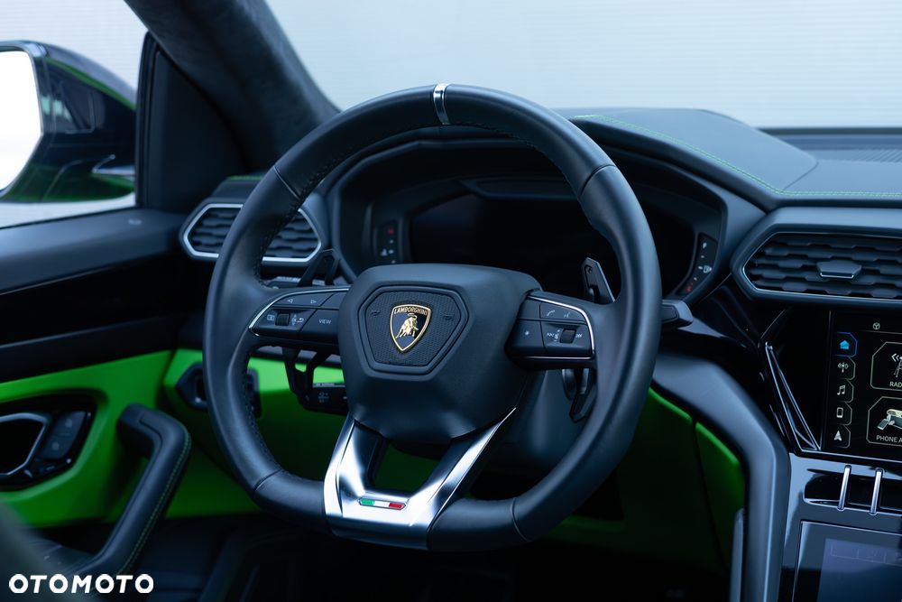 Lamborghini Urus Standard - 35