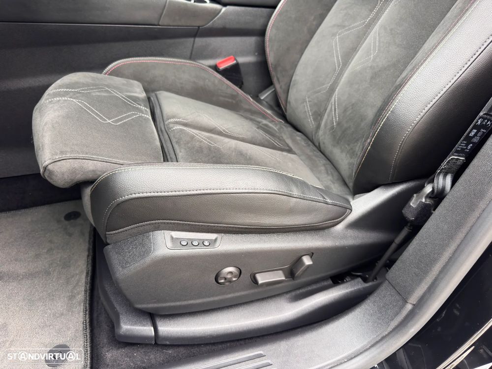 DS DS7 4x4 300 Performance Line - 46