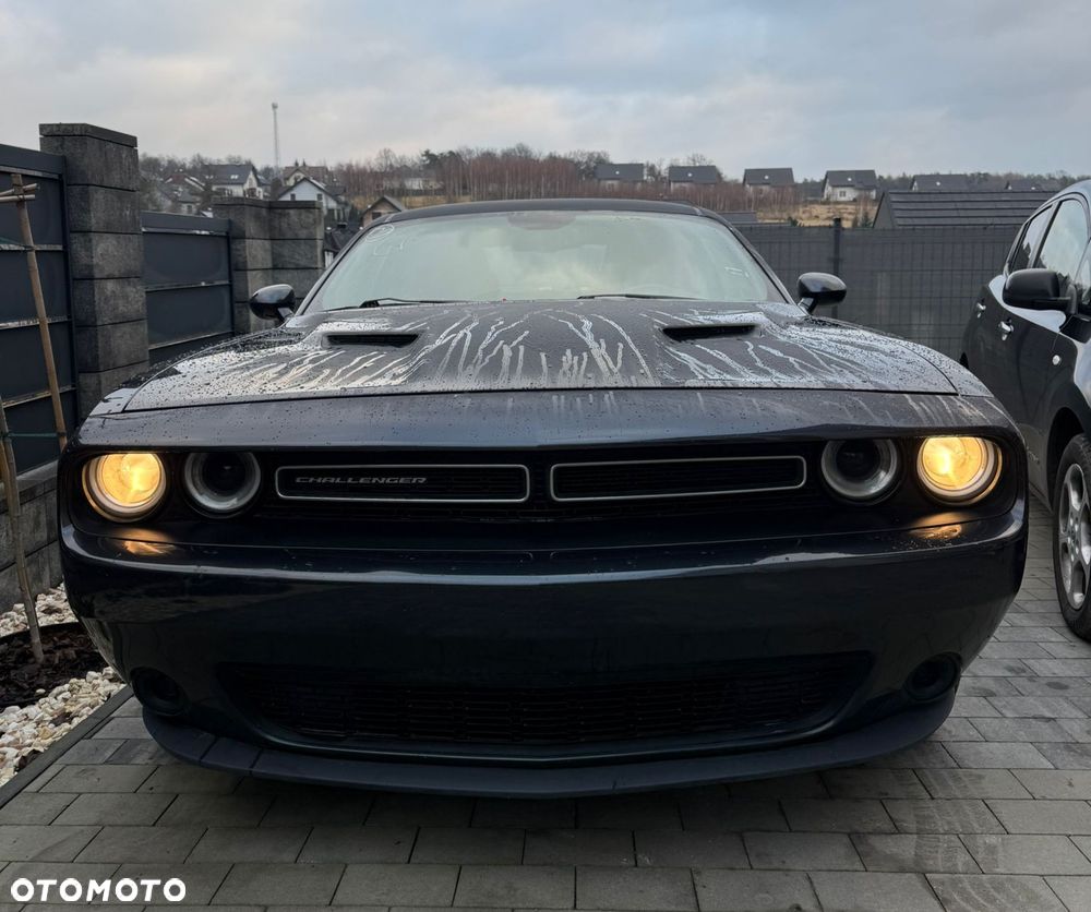 Dodge Challenger - 11