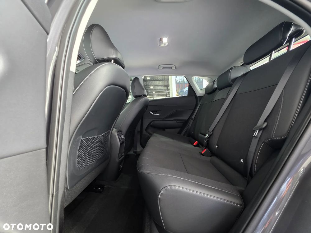 Hyundai Kona 64kWh Executive - 23