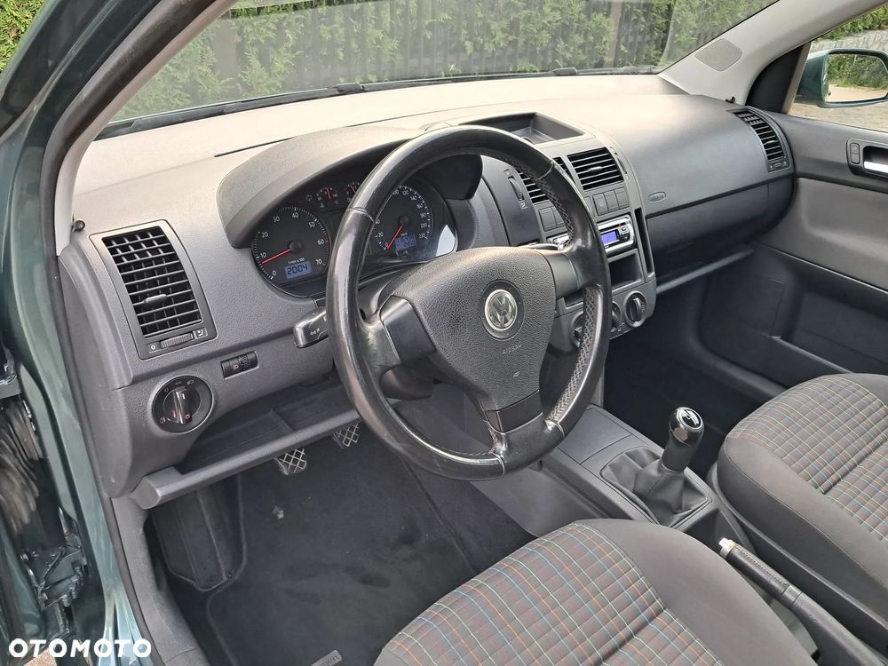 Volkswagen Polo 1.4 16V Comfortline - 14