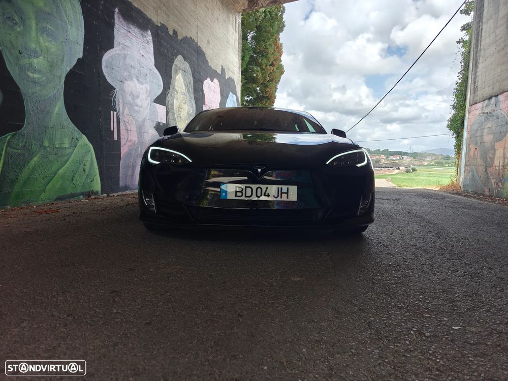 Tesla Model S - 5