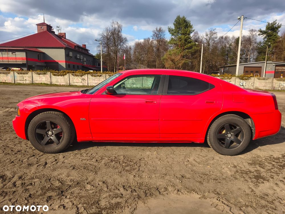 Dodge Charger 3.5 V6 SXT - 4