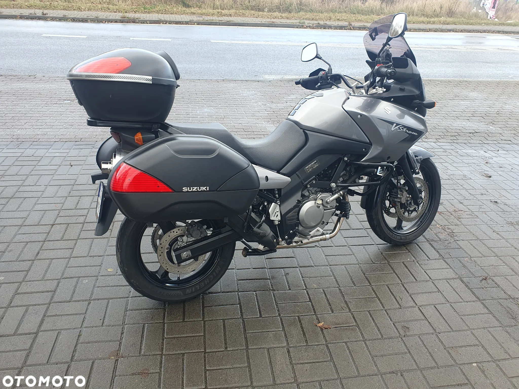 Suzuki V-STROM - 4