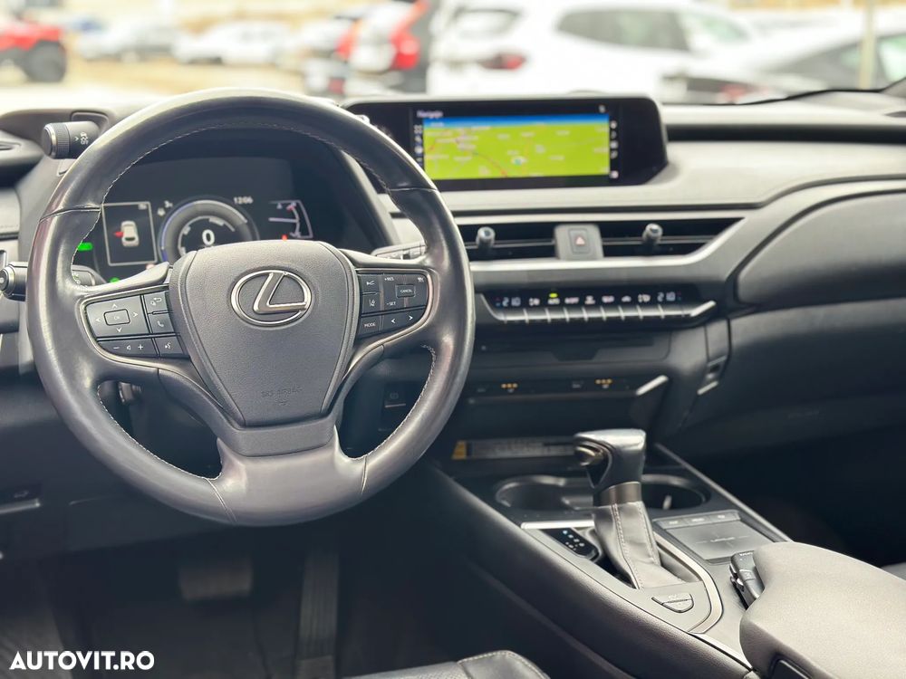Lexus UX 250h (E-FOUR) Executive Line - 16