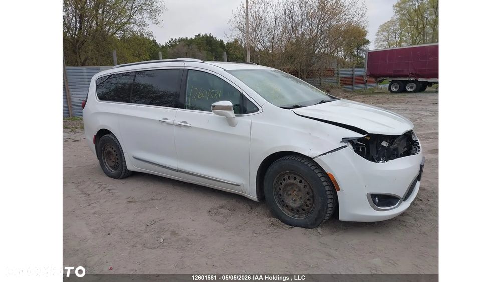 Chrysler Pacifica - 5