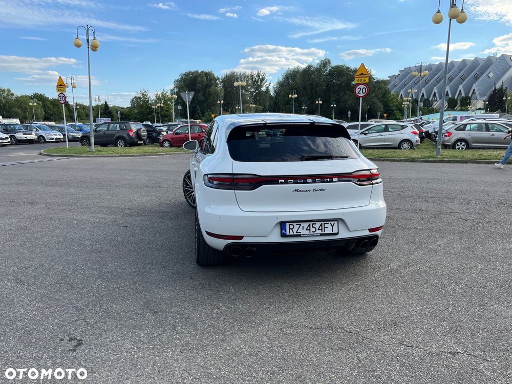 Porsche Macan Turbo - 19