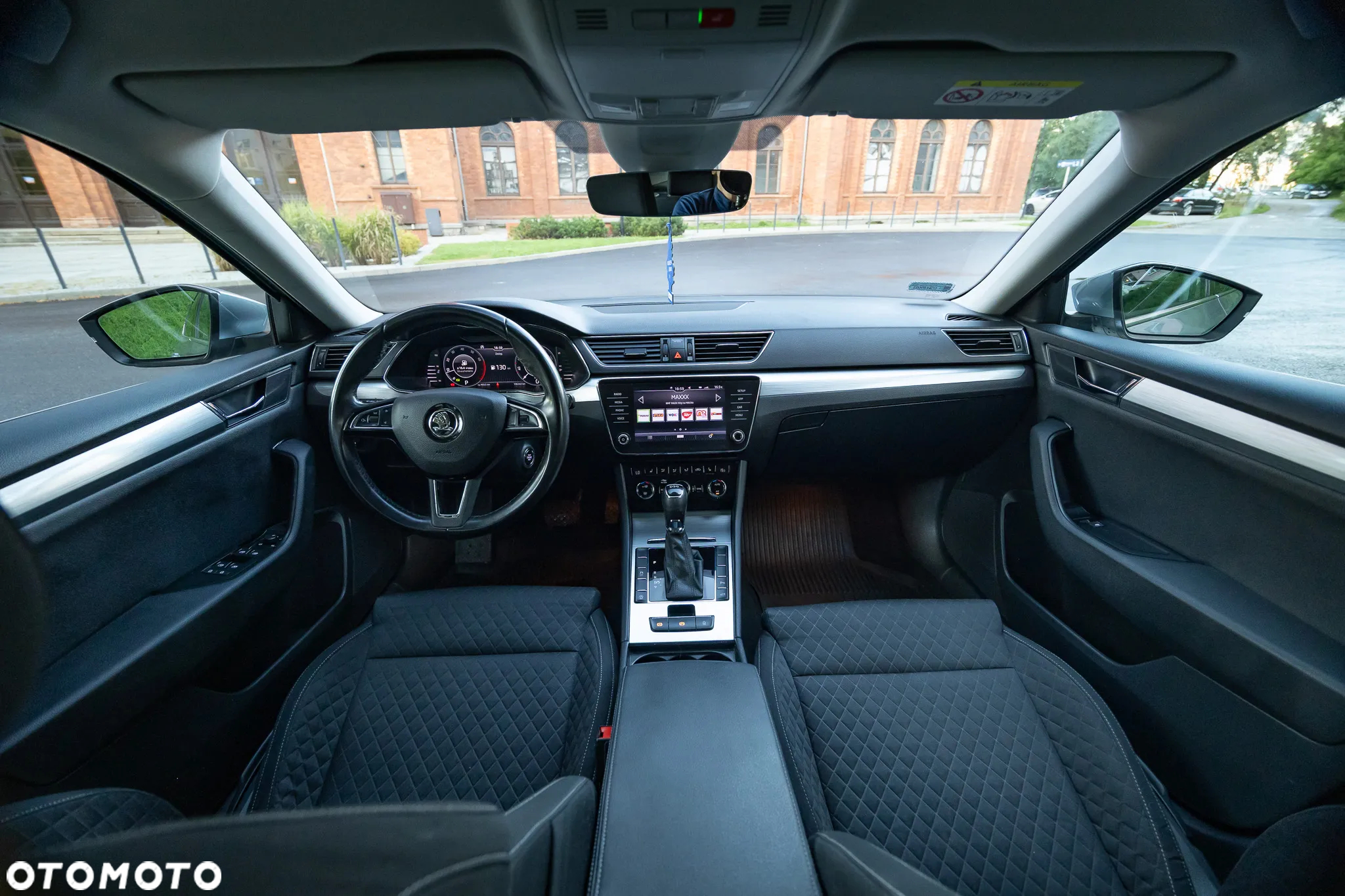 Skoda Superb 2.0 TSI Ambition DSG - 12