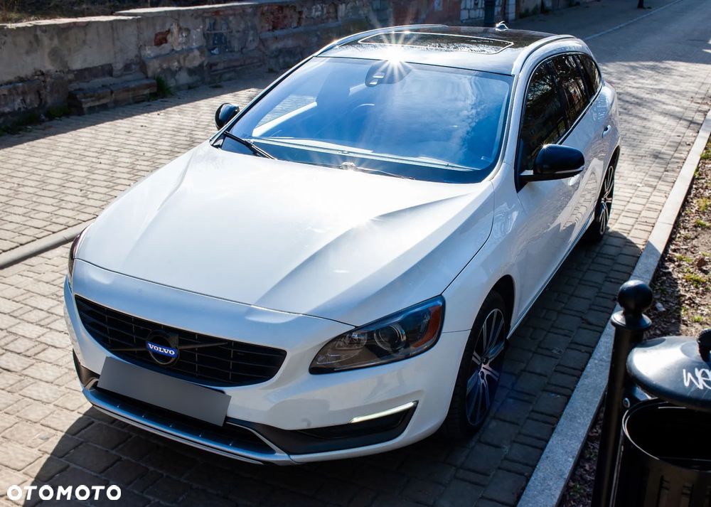Volvo V60 T6 AWD Summum - 4
