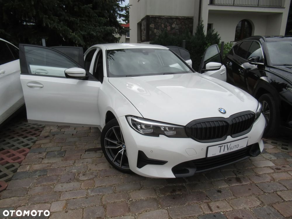 BMW Seria 3 318i Sport Line - 40