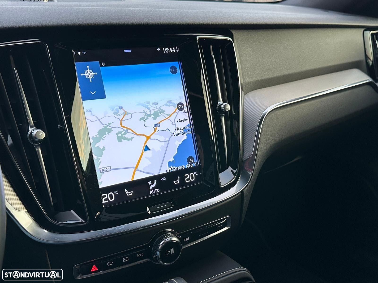 Volvo S60 2.0 T8 PHEV R-Design AWD - 29