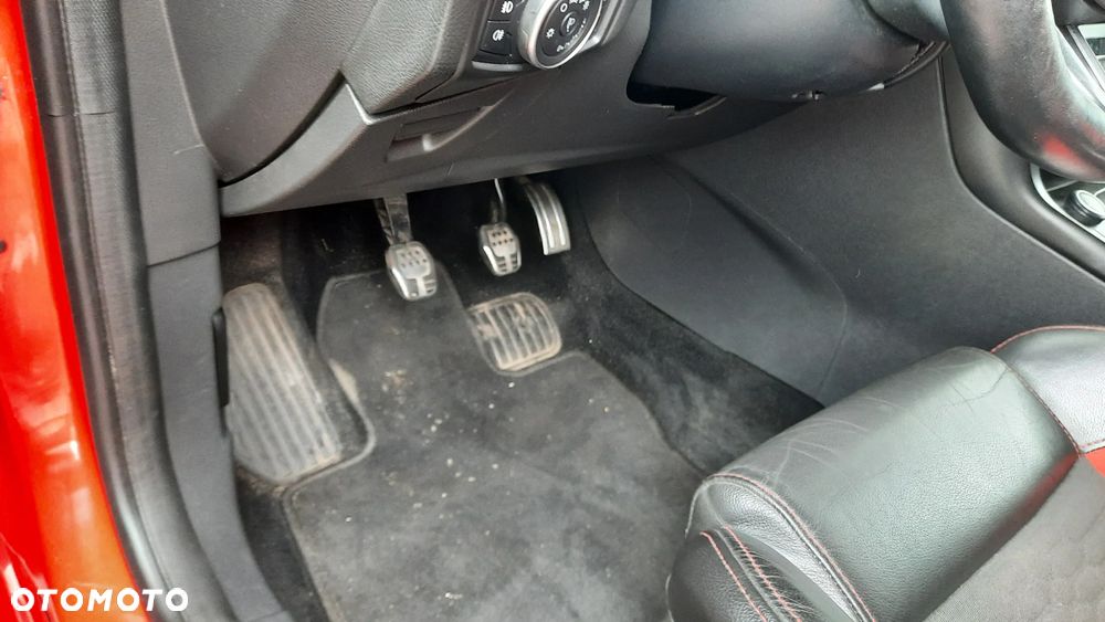 Ford Focus 2.0 TDCi ST-2 - 19