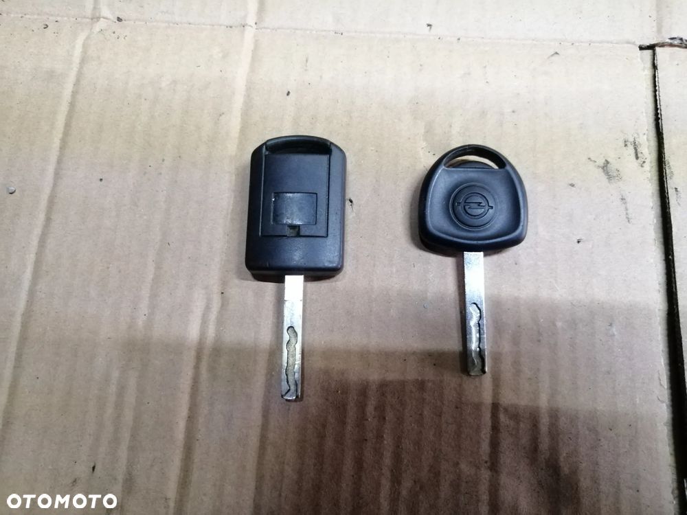 Opel Corsa C 1.0 12V Z10XEP Climatronic zestaw startowy komputer 0261208393 stacyjka 2 klucze immo moduł komfortu i inne - 11