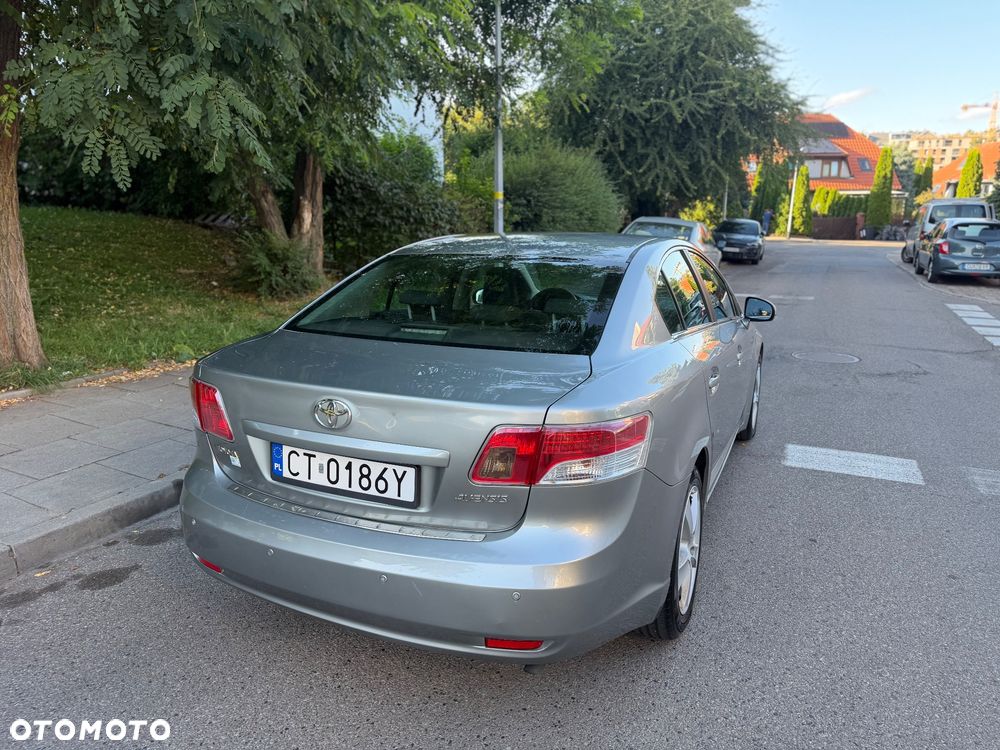 Toyota Avensis 1.6 Sol - 5