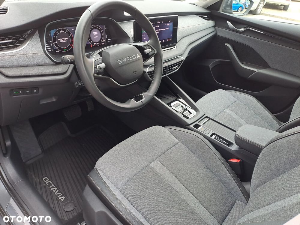 Skoda Octavia 1.5 TSI mHEV Selection DSG - 20