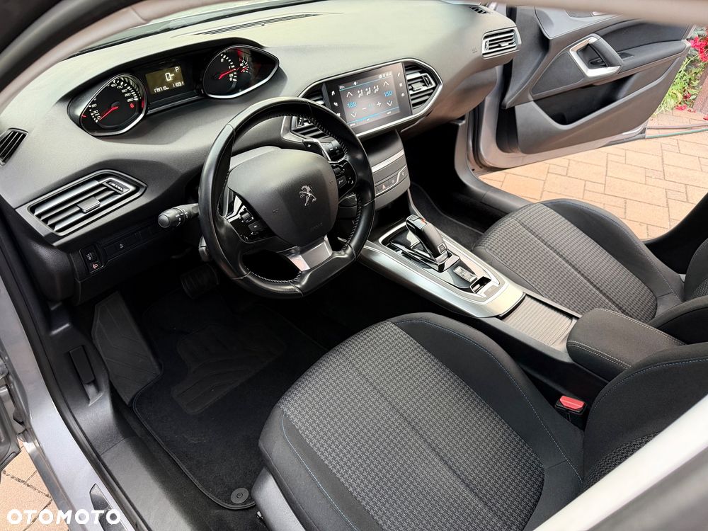 Peugeot 308 1.5 BlueHDi Allure Pack S&S EAT8 - 33