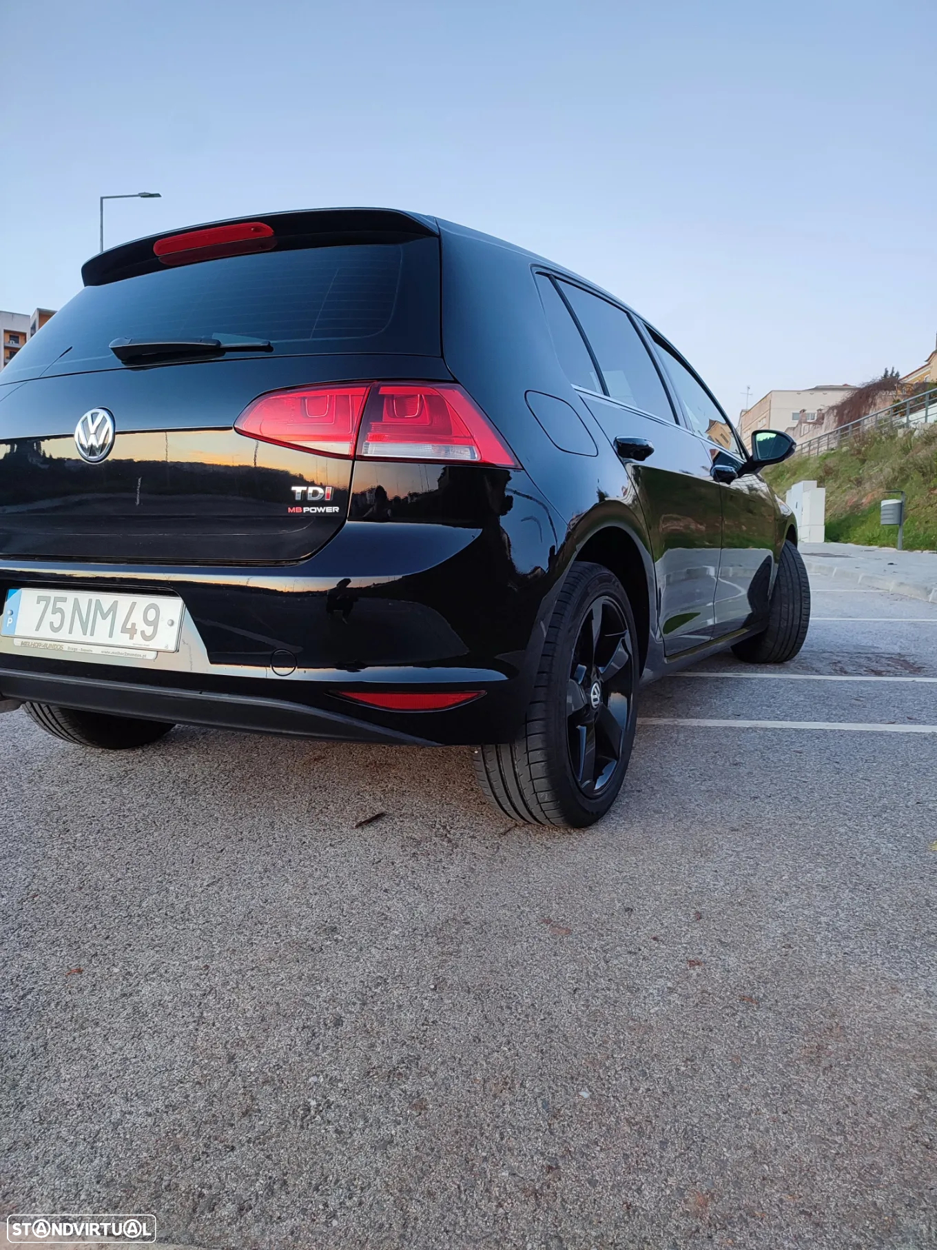 VW Golf 1.6 TDi Highline DSG - 11