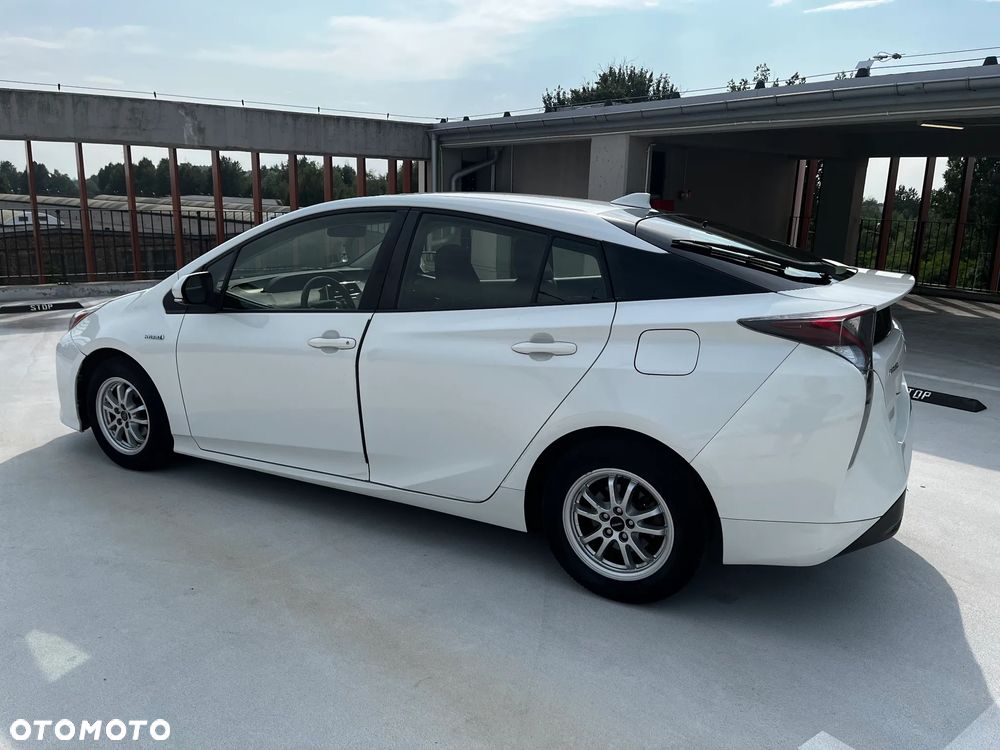 Toyota Prius - 3