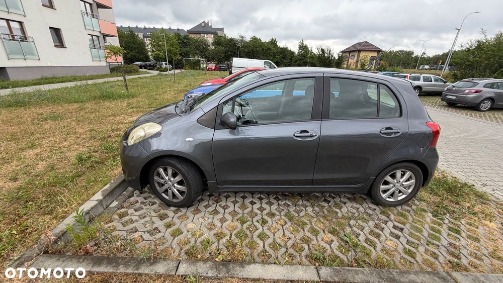 Toyota Yaris - 1