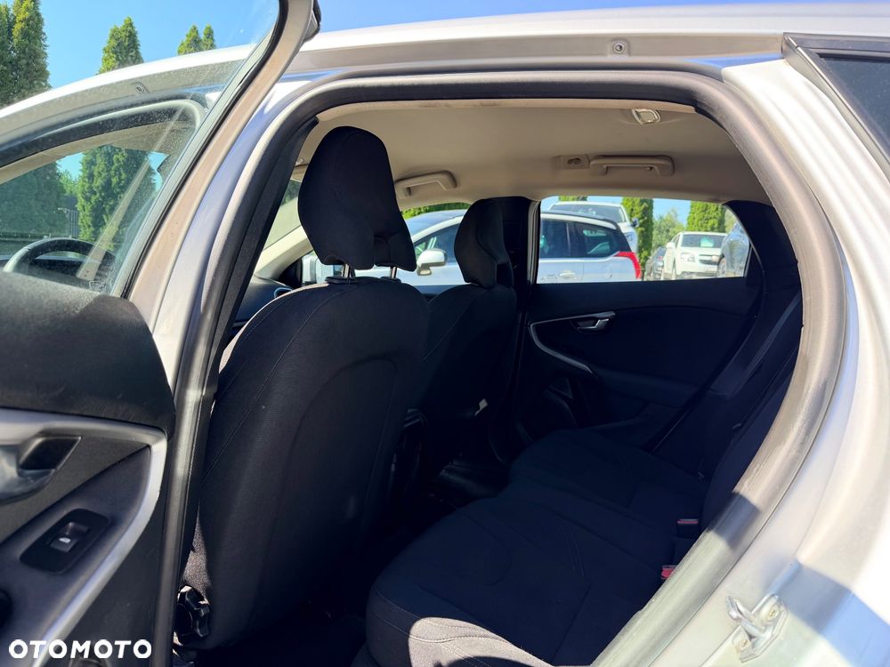 Volvo V40 D2 Momentum - 12