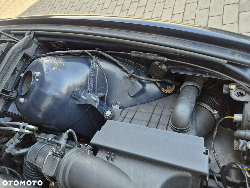 BMW Seria 5 523i - 38