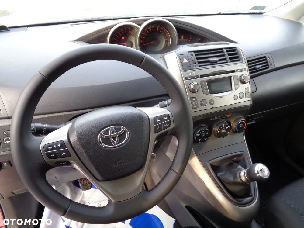 Toyota Verso 1.8 5-Sitzer Executive - 11