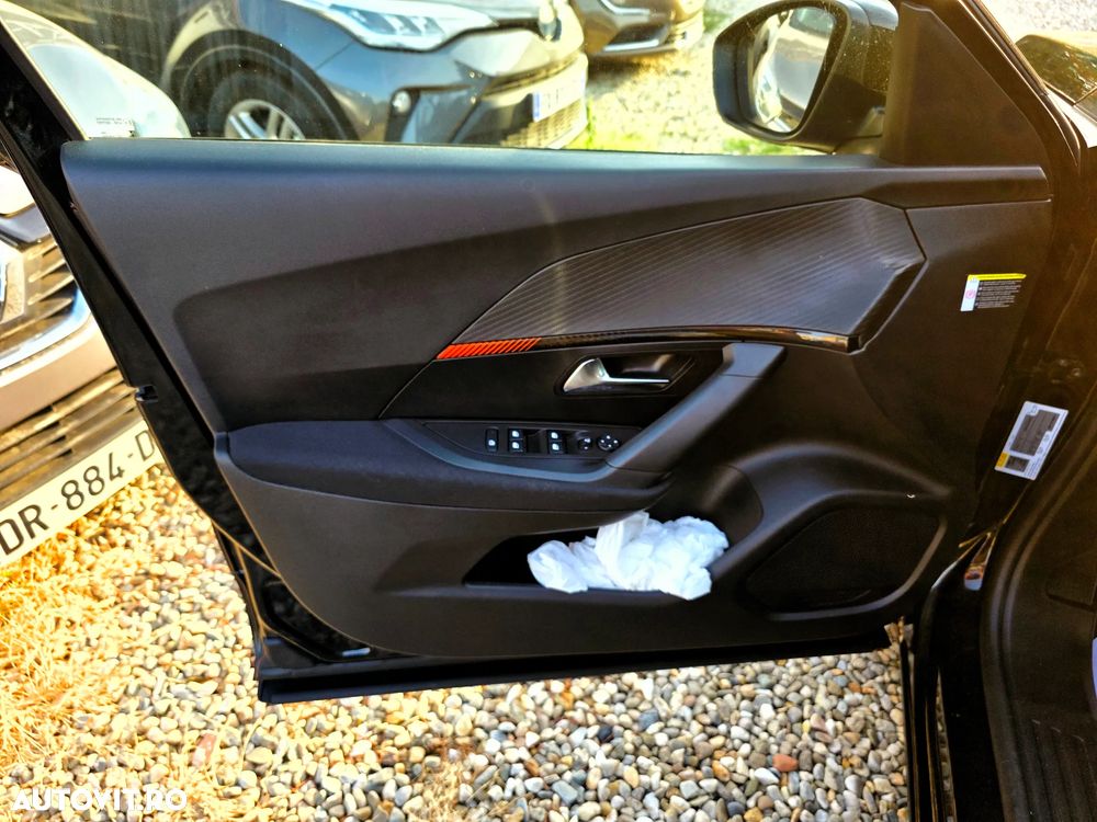 Peugeot 2008 PureTech 130 EAT8 Allure - 21
