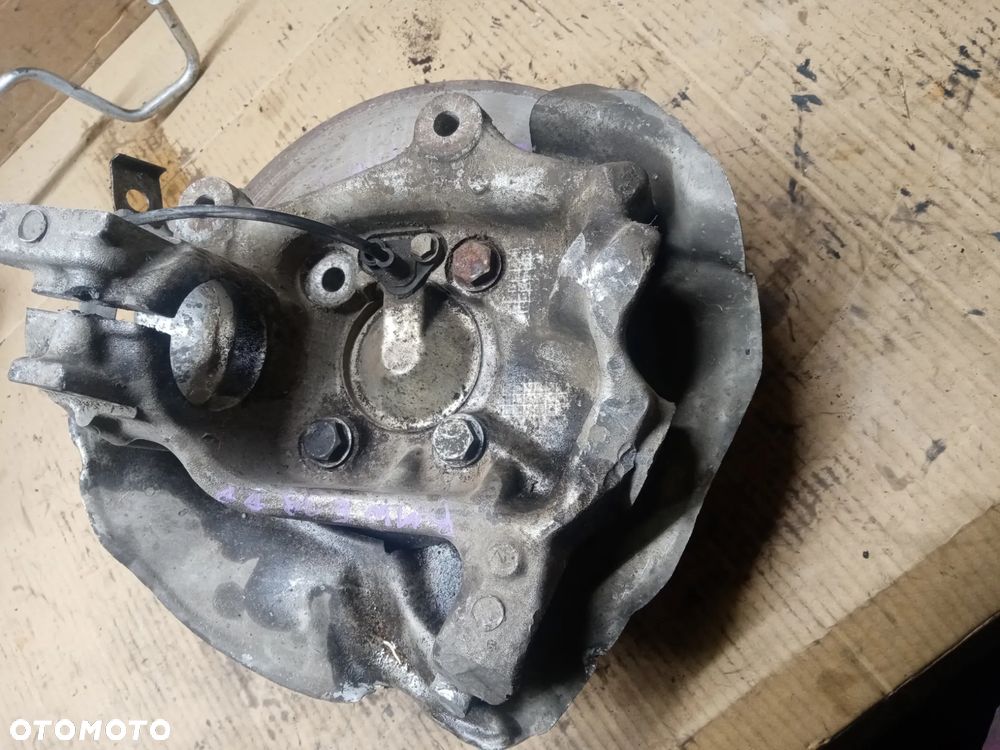 Zwrotnica piasta prawy przód przednia prawa BMW 5 E39 - 2