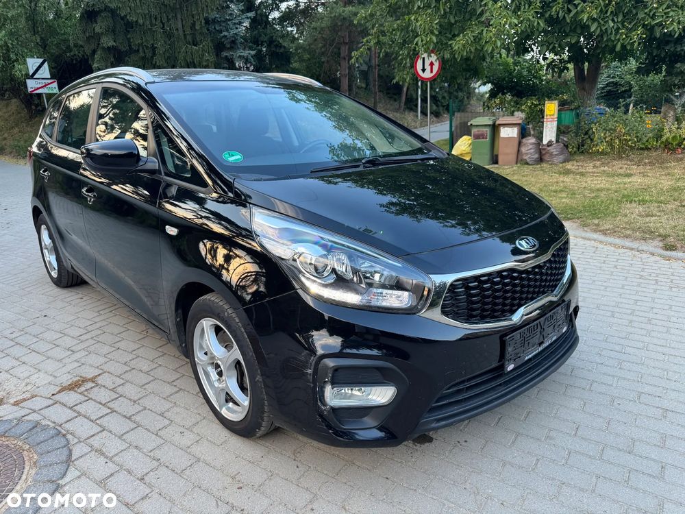 Kia Carens 1.6 GDI Attract - 1