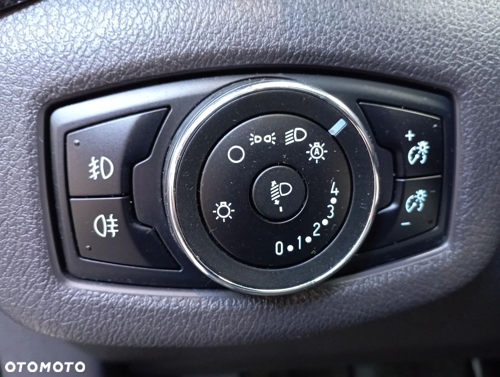 Ford Tourneo Connect Grand - 17