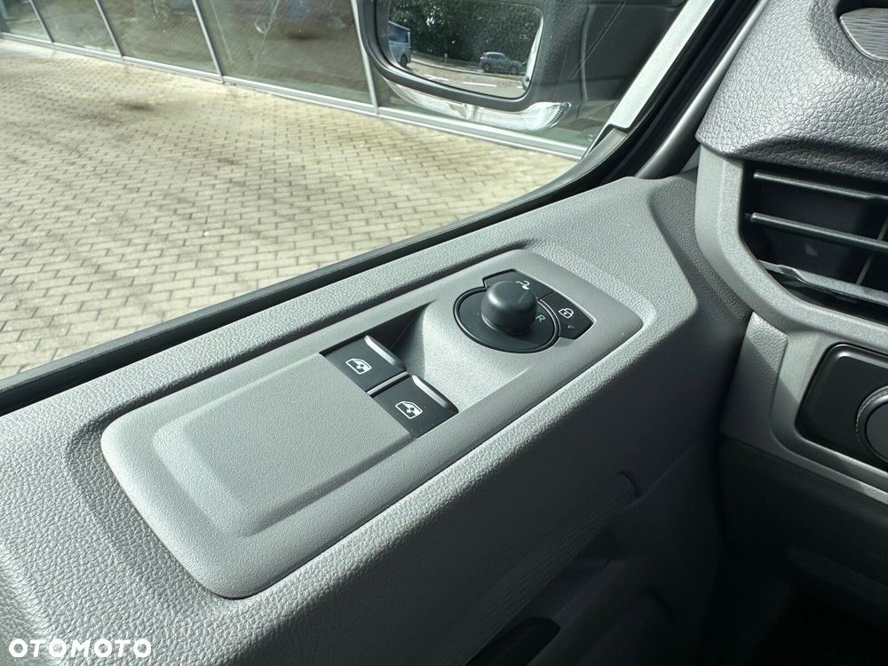 Volkswagen Transporter Transporter Furgon silnik: 2,0 l TDI 150 KM / skrzynia biegów: 6-biegowa manualna rozstaw osi: 3500 mm - 16