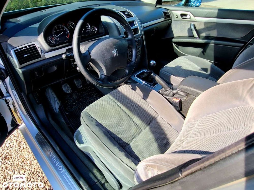 Peugeot 407 - 12