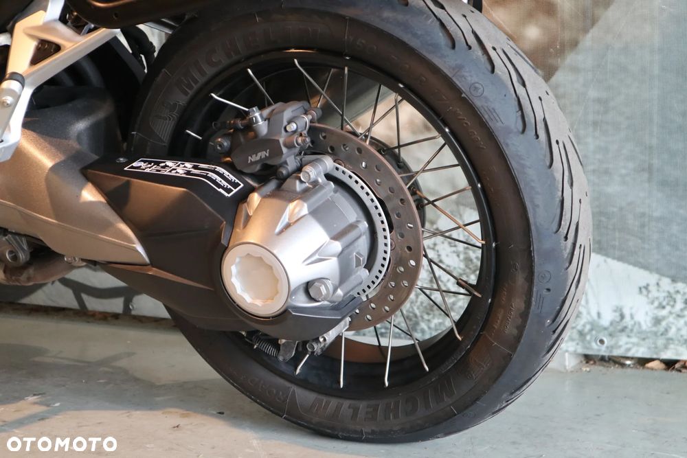 Honda VFR - 10