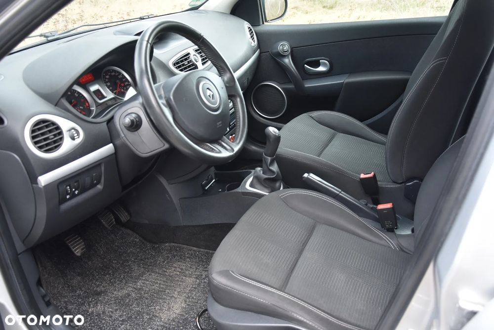 Renault Clio - 7