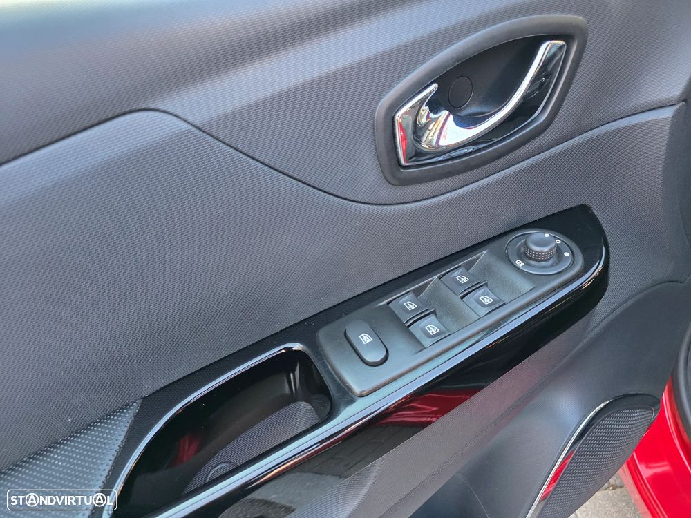 Renault Captur TCe 120 EDC Helly Hansen - 22