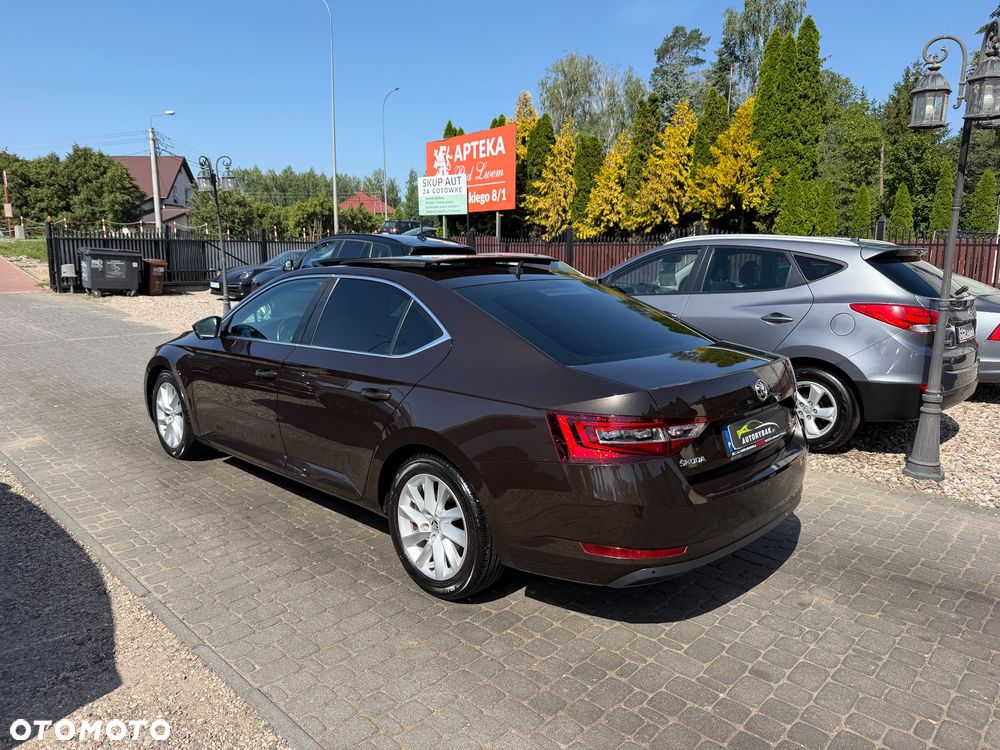 Skoda Superb 2.0 TDI Style - 37