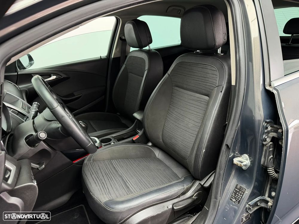 Opel Astra 1.6 CDTI Executive S/S J18 - 9