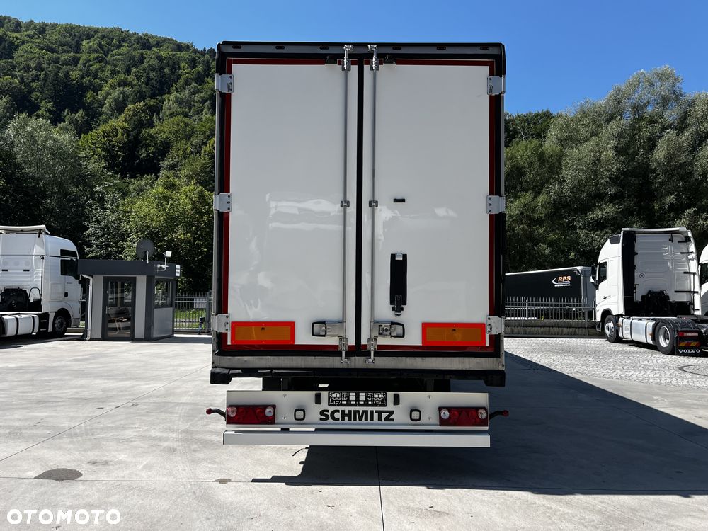 Schmitz Cargobull Chłodnia // 2010 Rok // 2 osie podnoszone // Doppelstock // Kosz paletowy // - 2