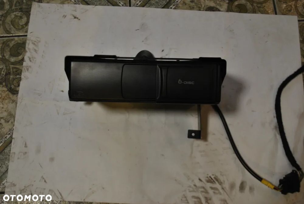 ZMIENIARKA NA 6 PŁYT 7L VW AUDI 05r - 1