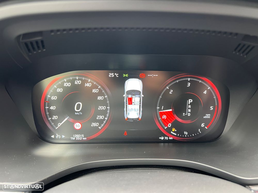 Volvo XC 60 2.0 D4 R-Design AWD Geartronic - 32