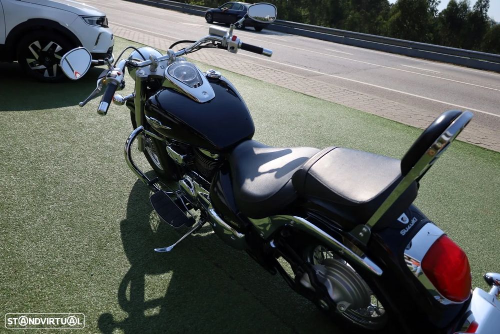 Suzuki Intruder C800 - 25