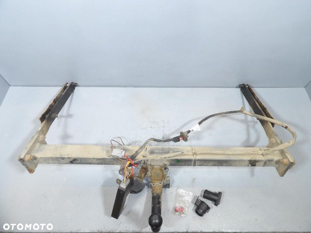 FORD KUGA MK2 HAK DO PRZYCZEPY - 1