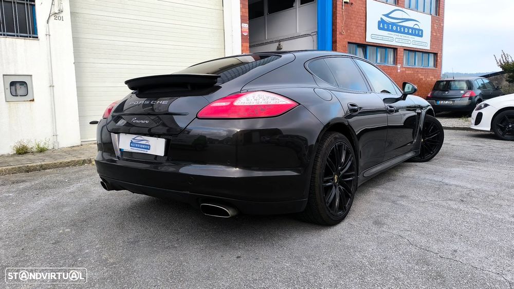 Porsche Panamera 4 Platinum Edition PDK - 3