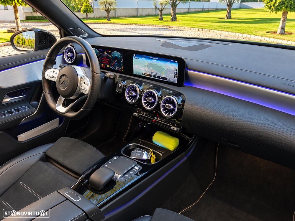 Mercedes-Benz A 250 e AMG Line - 8