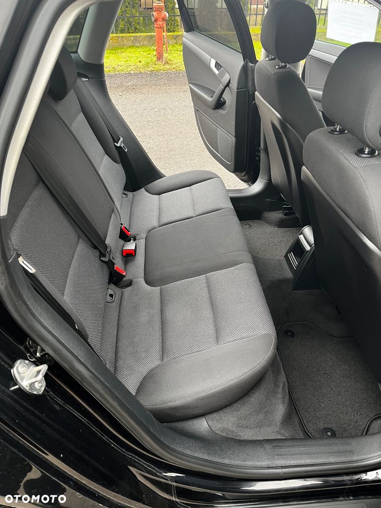 Audi A3 Sportback 1.6 TDI S line Sportpaket - 12