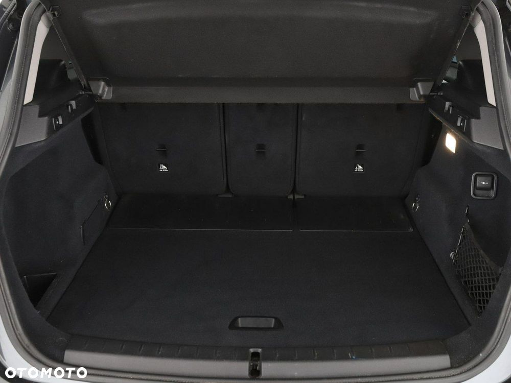 BMW Seria 2 218d - 21